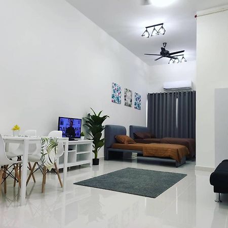 Homestay Klia Core Soho Suites Sepang Esterno foto
