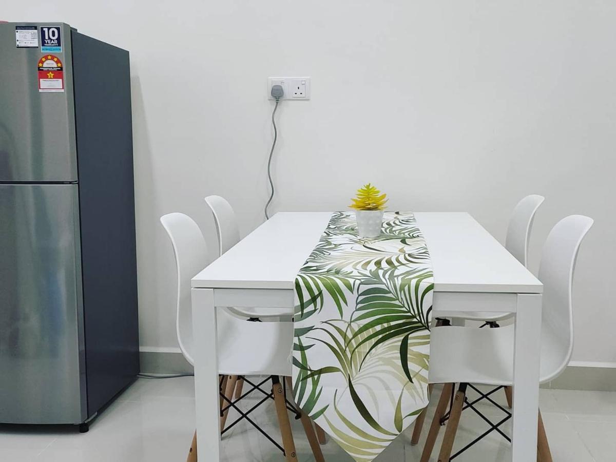 Homestay Klia Core Soho Suites Sepang Esterno foto